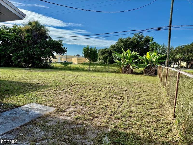 2 bedroom SingleFamilyResidence at 1314 Farmdale St, Wedgewood, Lehigh Acres — photo 5