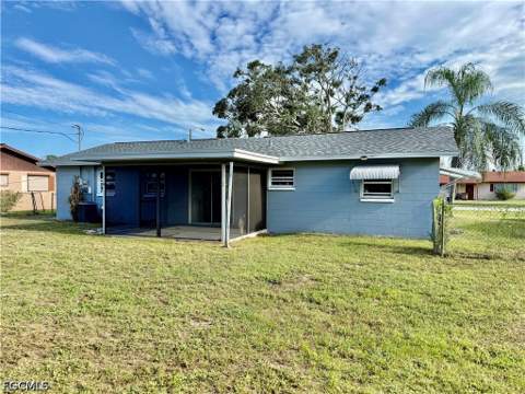 1314 Farmdale St, Lehigh Acres FL - photo 9 of 31