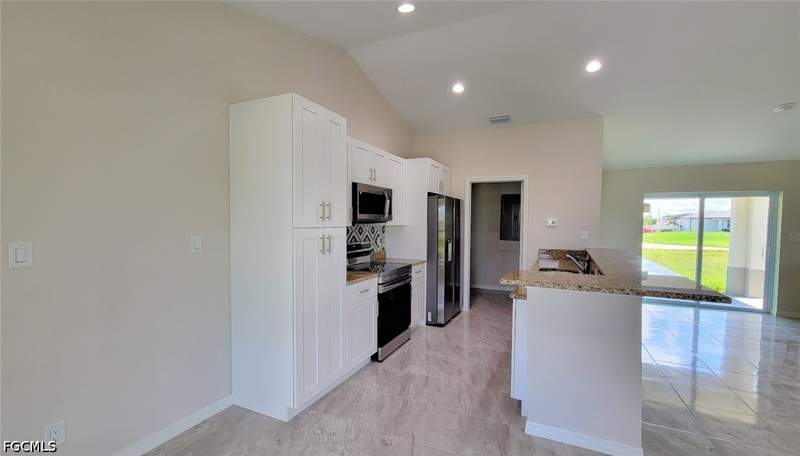3 bedroom SingleFamilyResidence at 9019 E Crow Cir, Port Labelle, Labelle — photo 5