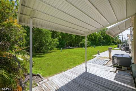 260 Caravan Cir, North Fort Myers FL - photo 23 of 39