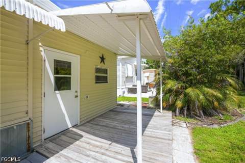260 Caravan Cir, North Fort Myers FL - photo 24 of 39