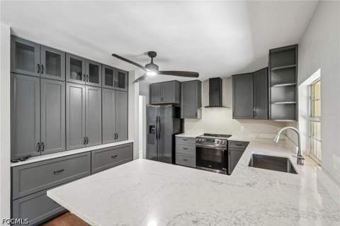 51 Lagoon Dr, North Fort Myers FL - photo 10 of 52