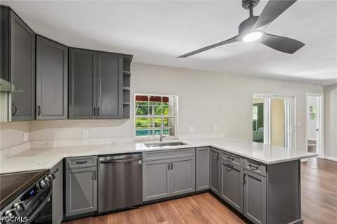 51 Lagoon Dr, North Fort Myers FL - photo 12 of 52