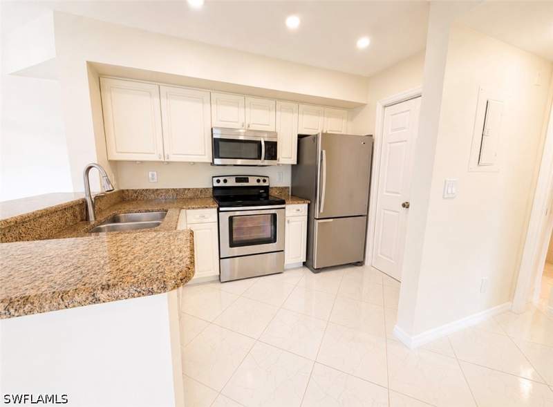 1 bedroom Condominium at 1265 Wildwood Lakes Blvd 201, The Enclave At Naples, Naples — photo 5