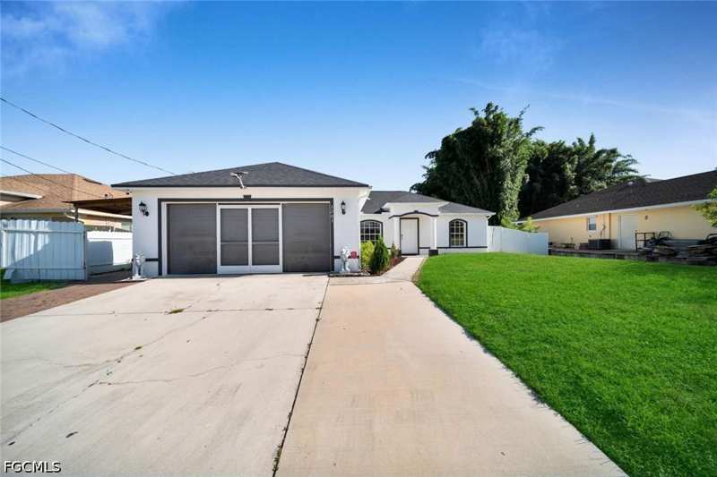 3 bedroom SingleFamilyResidence at 3203 36th St SW, Lehigh Acres, Lehigh Acres — photo 1