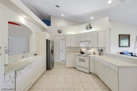 20151 Seagrove St 207, Estero FL - photo 13 of 48