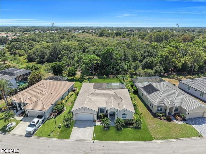 4 bedroom SingleFamilyResidence at 11142 Lakeland Cir, Silverlakes, Fort Myers — photo 2