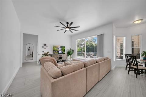 11142 Lakeland Cir, Fort Myers FL - photo 24 of 50