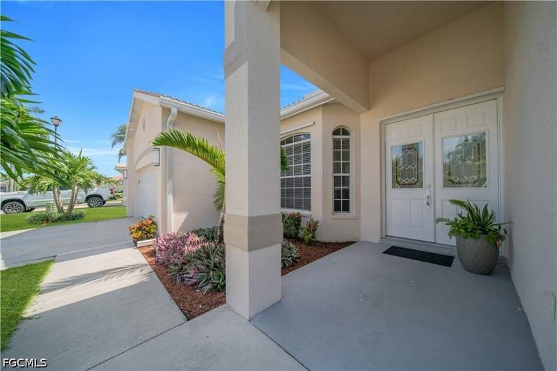 4 bedroom SingleFamilyResidence at 11142 Lakeland Cir, Silverlakes, Fort Myers — photo 4