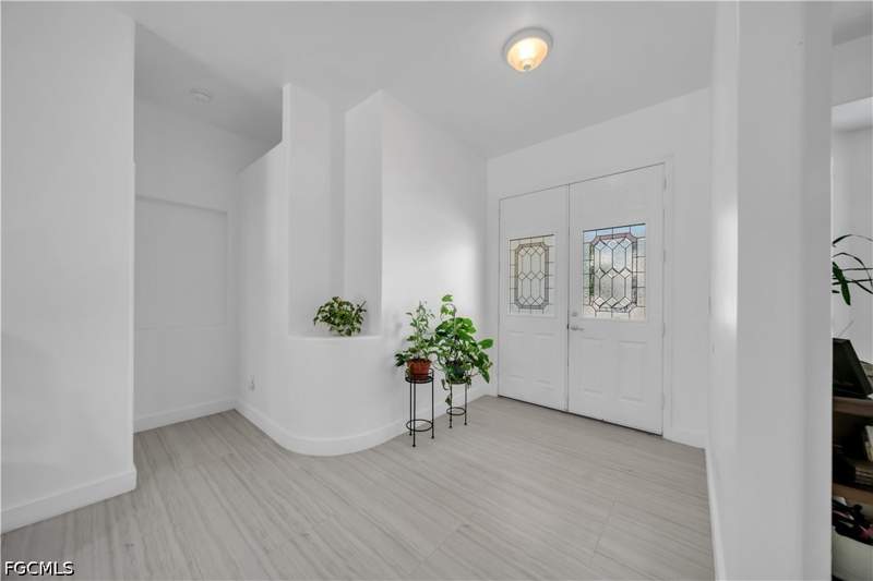 4 bedroom SingleFamilyResidence at 11142 Lakeland Cir, Silverlakes, Fort Myers — photo 5