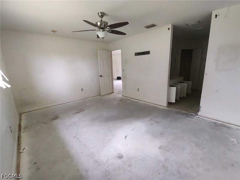 4 bedroom SingleFamilyResidence at 3125 74th St W, Willow Lake, Lehigh Acres — photo 3