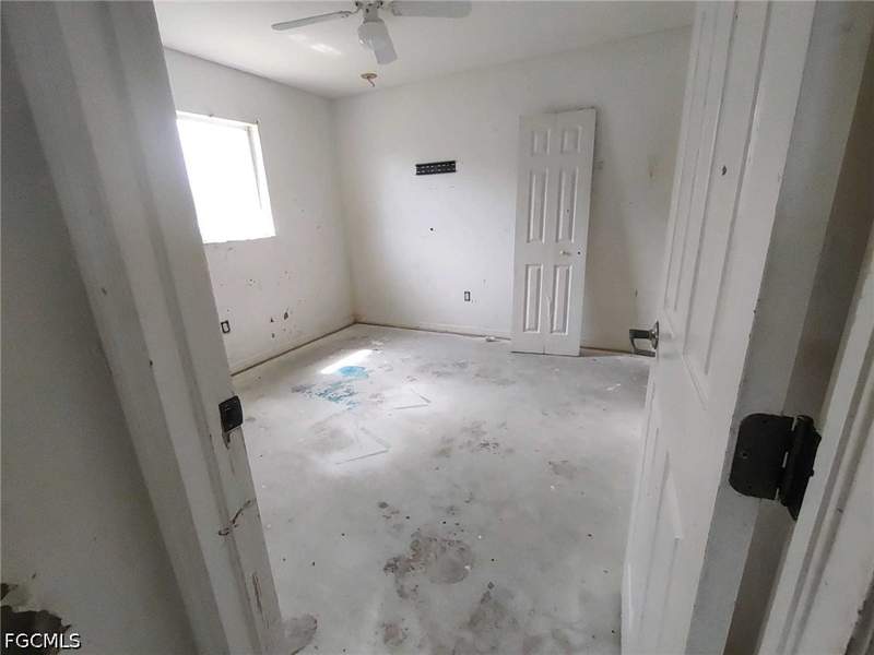 4 bedroom SingleFamilyResidence at 3125 74th St W, Willow Lake, Lehigh Acres — photo 4
