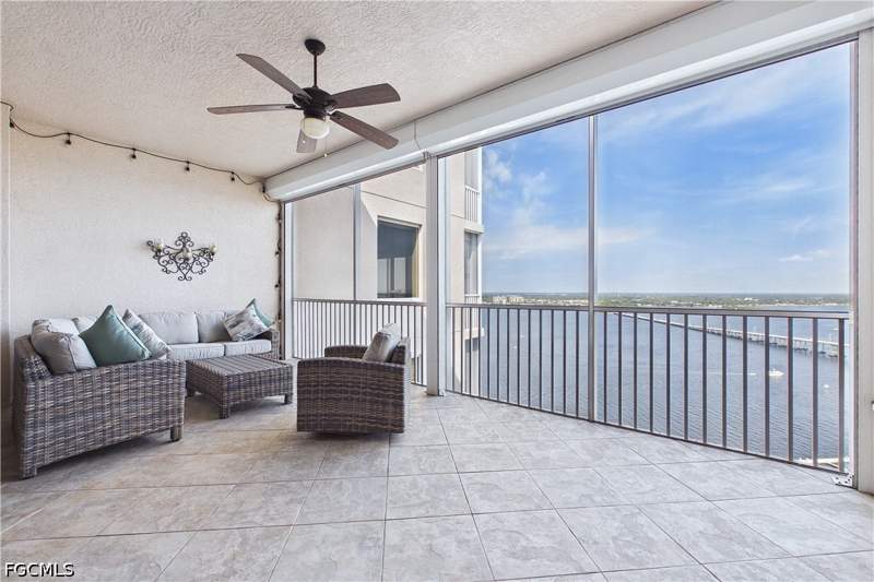 3 bedroom Condominium at 2090 W First St G2907, High Point Place, Fort Myers — photo 2