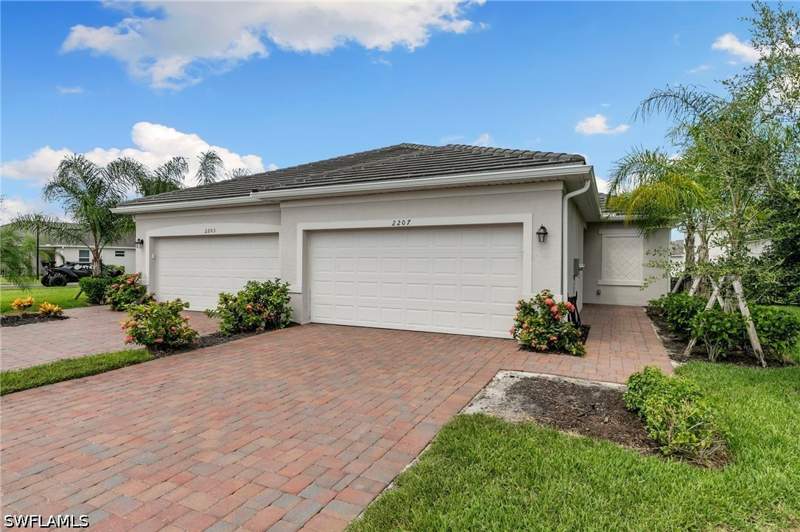 3 bedroom Attached at 2207 Dragonfruit Way, The Groves At Orange Blossom Ranch, Naples — photo 2