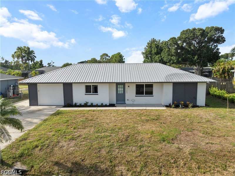 2 bedroom SingleFamilyResidence at 9144 Morris Rd, San Carlos Park, Fort Myers — photo 1