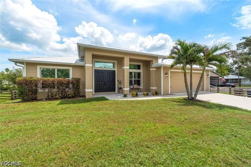 4 bedroom SingleFamilyResidence at 2401 Leavitt Rd, River Oaks, Alva — photo 3