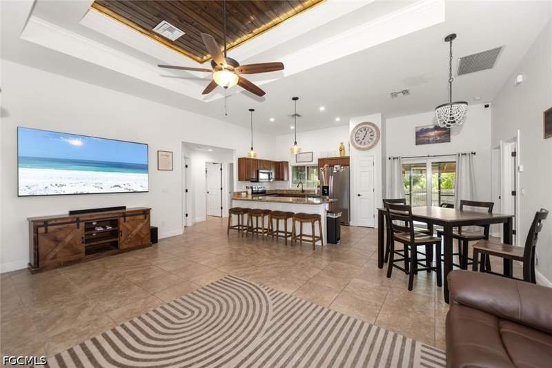 4 bedroom SingleFamilyResidence at 2401 Leavitt Rd, River Oaks, Alva — photo 4
