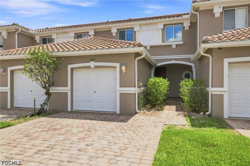 3 bedroom SingleFamilyResidence at 9977 Chiana Cir, Colonnade At Forum, Fort Myers — photo 1