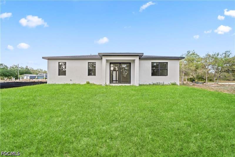 3 bedroom SingleFamilyResidence at 2614 71st St W, Lehigh Acres, Lehigh Acres — photo 4