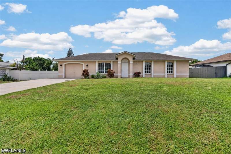 3 bedroom SingleFamilyResidence at 18560 Holly Rd, San Carlos Park, Fort Myers — photo 3