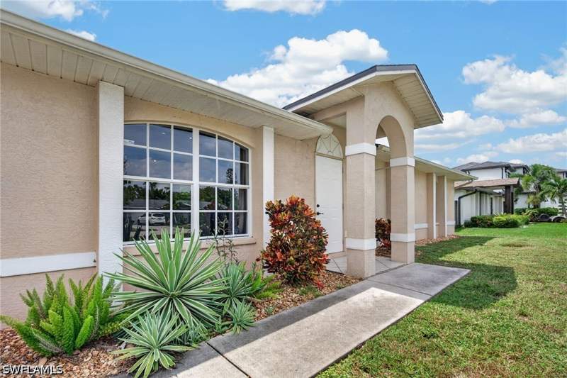 3 bedroom SingleFamilyResidence at 18560 Holly Rd, San Carlos Park, Fort Myers — photo 4