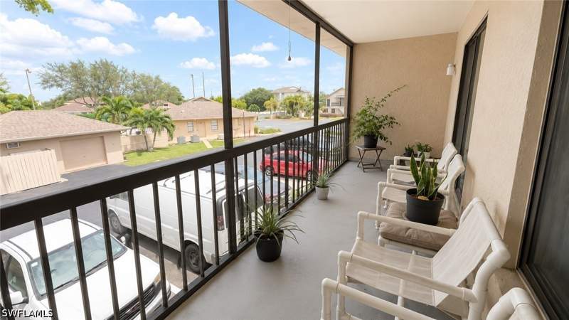 2 bedroom Condominium at 5321 Summerlin Rd 2112, Mystic Gardens, Fort Myers — photo 2