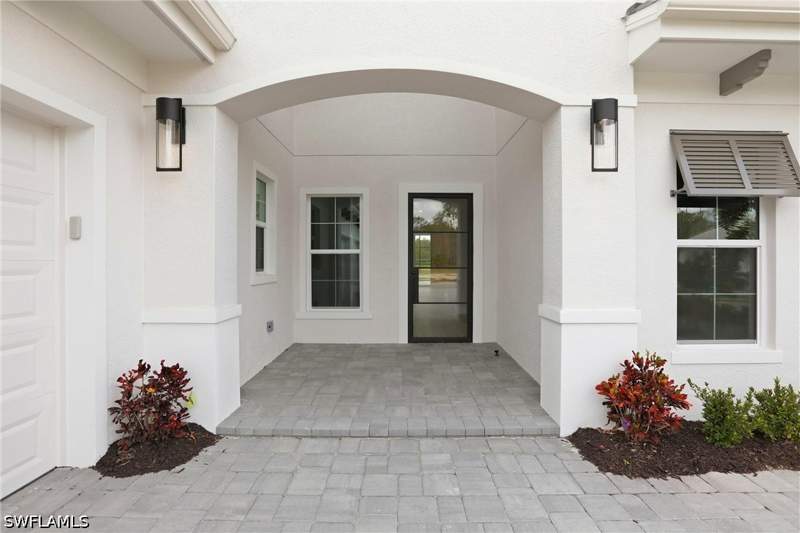 5 bedroom SingleFamilyResidence at 9661 Moonflower Ln, Caymas, Naples — photo 3