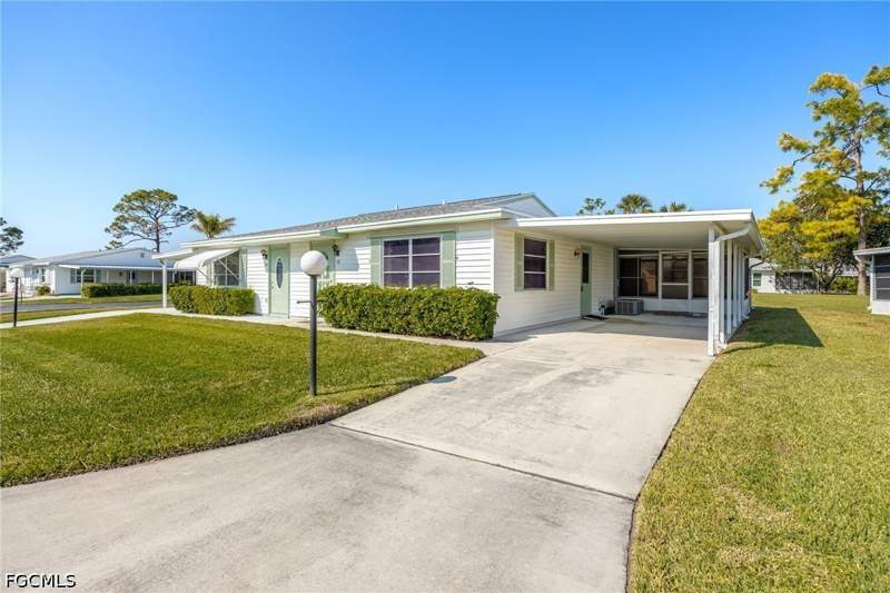 2 bedroom Attached at 13 Pinewood Blvd, Pinewood Condominium, Lehigh Acres — photo 3