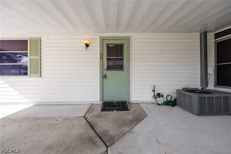 2 bedroom Attached at 13 Pinewood Blvd, Pinewood Condominium, Lehigh Acres — photo 4