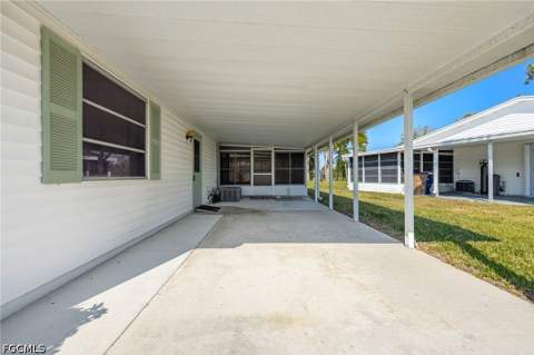 13 Pinewood Blvd, Lehigh Acres FL - photo 7 of 44