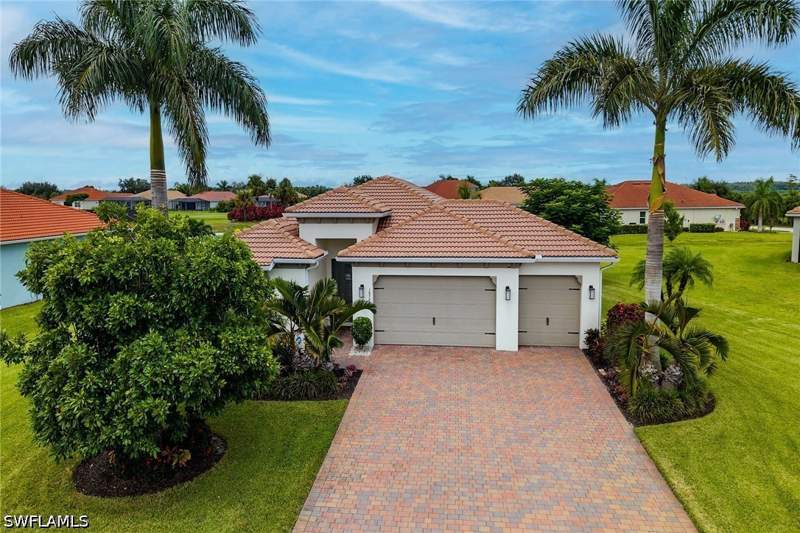 3 bedroom SingleFamilyResidence at 18709 Lake Hammock Dr, Royal Palm Golf Estates, Naples — photo 2