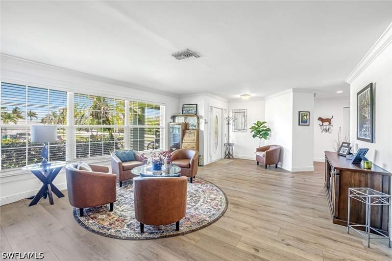 3 bedroom SingleFamilyResidence at 401 Panay Ave, Isles Of Capri, Naples — photo 4