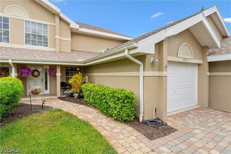 3 bedroom Attached at 20012 Wolfel Trl, Greenwood Village At Breckenridge, Estero — photo 2
