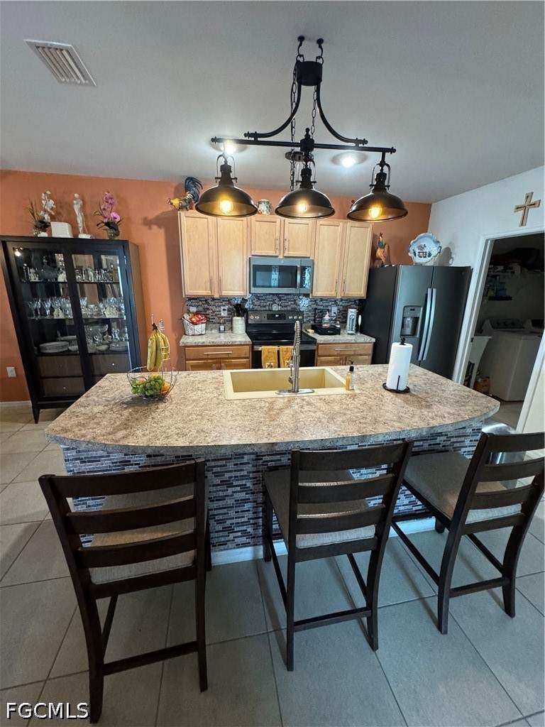2 bedroom Attached at 10873 Marble Brook Blvd, Marblebrook, Lehigh Acres — photo 3