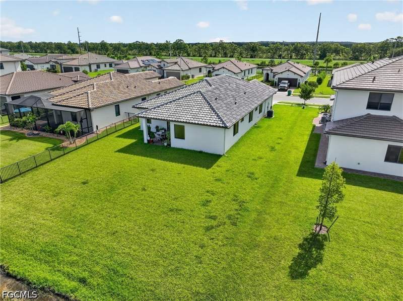 3 bedroom SingleFamilyResidence at 5043 Ofanto Ln, Maple Ridge Reserve, Ave Maria — photo 4