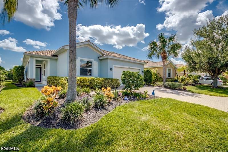4 bedroom SingleFamilyResidence at 13056 Silver Thorn Loop, Moody River Estates, North Fort Myers — photo 4