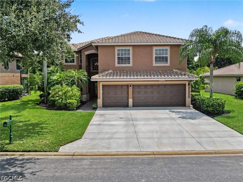 5 bedroom SingleFamilyResidence at 12450 Muddy Creek Ln, Stoneybrook, Fort Myers — photo 2