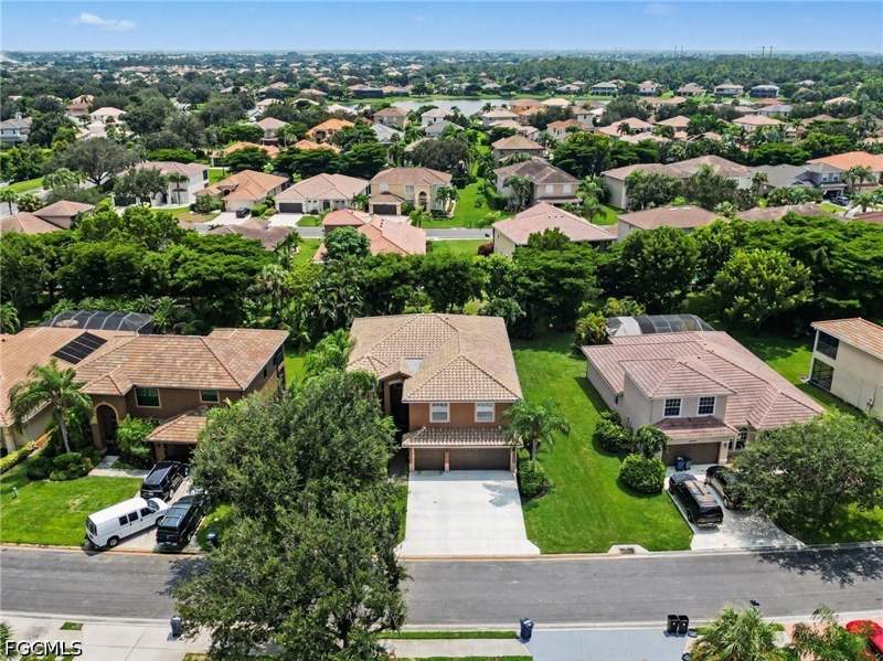 5 bedroom SingleFamilyResidence at 12450 Muddy Creek Ln, Stoneybrook, Fort Myers — photo 4