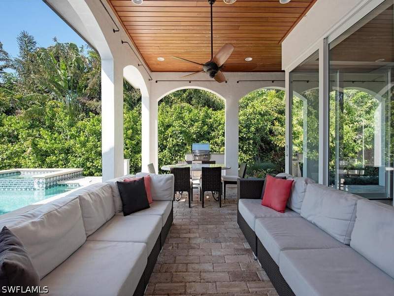 5 bedroom SingleFamilyResidence at 155 20th Ave S, Olde Naples, Naples — photo 5