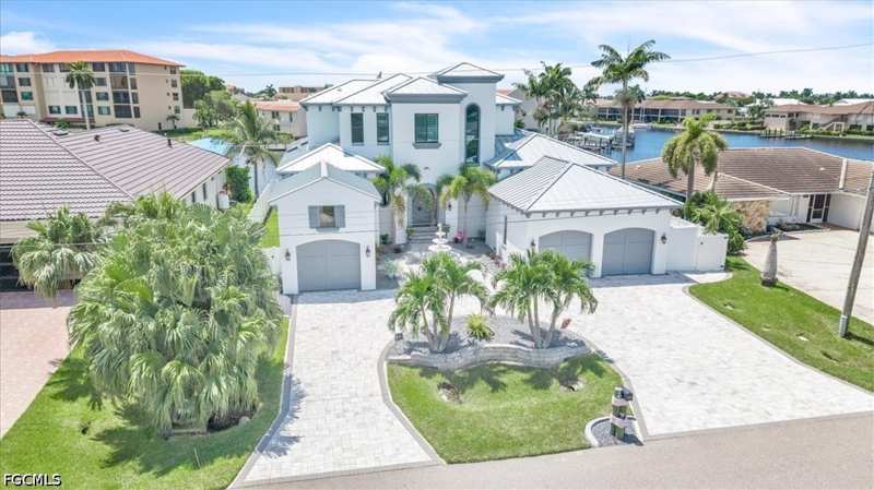 5 bedroom SingleFamilyResidence at 1918 SE 40th St, Savona, Cape Coral — photo 1