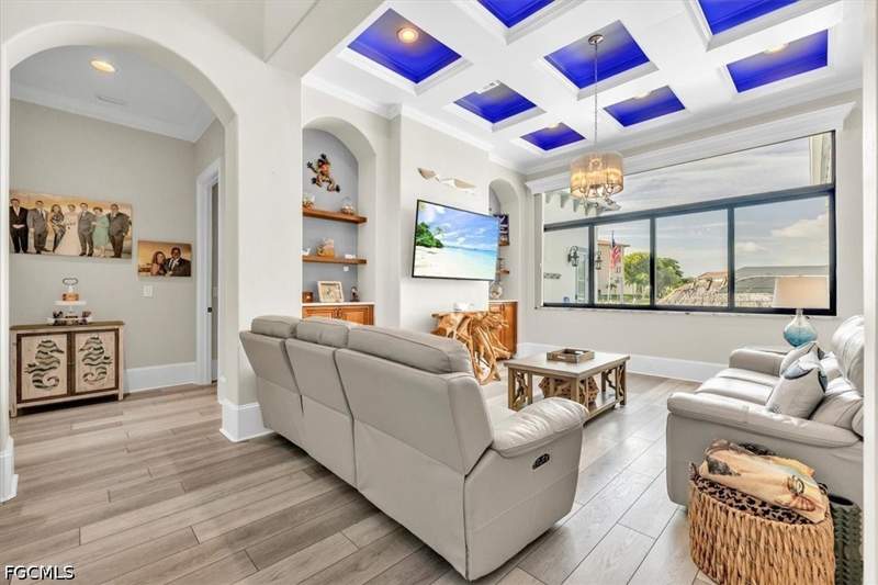 5 bedroom SingleFamilyResidence at 1918 SE 40th St, Savona, Cape Coral — photo 4
