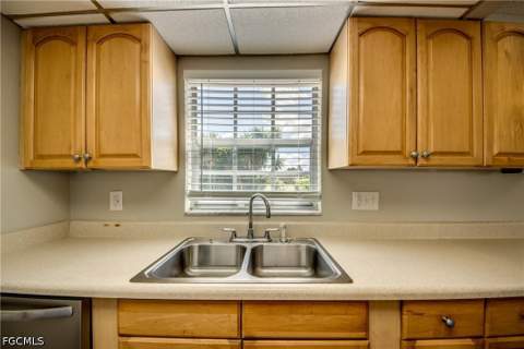 7019 Cedarhurst Dr 2, Fort Myers FL - photo 12 of 47
