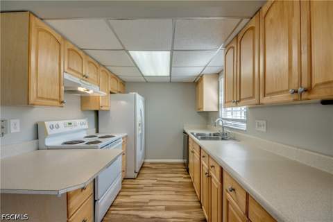 7019 Cedarhurst Dr 2, Fort Myers FL - photo 13 of 47