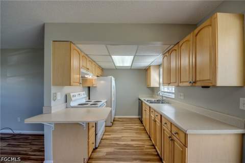 7019 Cedarhurst Dr 2, Fort Myers FL - photo 14 of 47