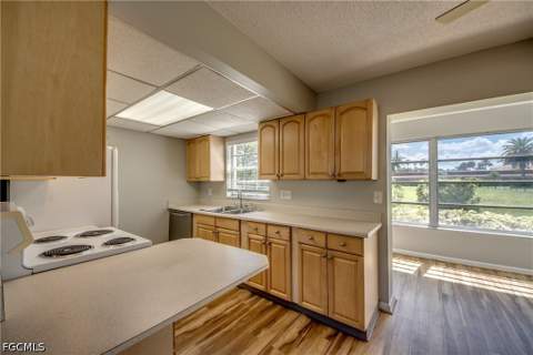 7019 Cedarhurst Dr 2, Fort Myers FL - photo 15 of 47