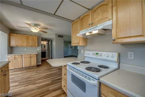 7019 Cedarhurst Dr 2, Fort Myers FL - photo 8 of 47
