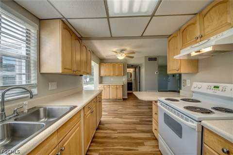 7019 Cedarhurst Dr 2, Fort Myers FL - photo 9 of 47