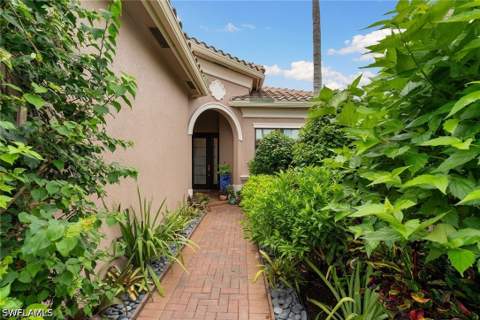 13617 Mandarin Cir, Naples FL - photo 10 of 48