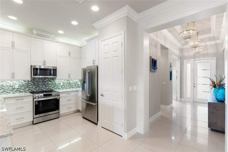 3 bedroom SingleFamilyResidence at 13617 Mandarin Cir, Marbella Isles, Naples — photo 5