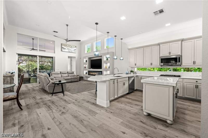 5 bedroom SingleFamilyResidence at 19496 La Serena Dr, Belle Lago, Estero — photo 4